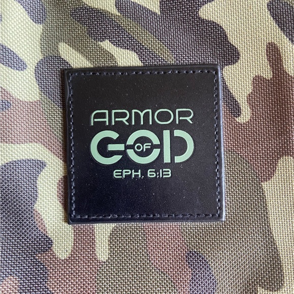 Armor Of God Camouflage Bible Cover Tri-Fold Organizer - Picture 5 of 5